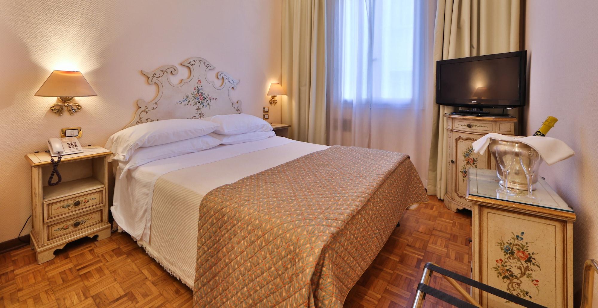 Hotel Biasutti Венеция-Лидо Экстерьер фото