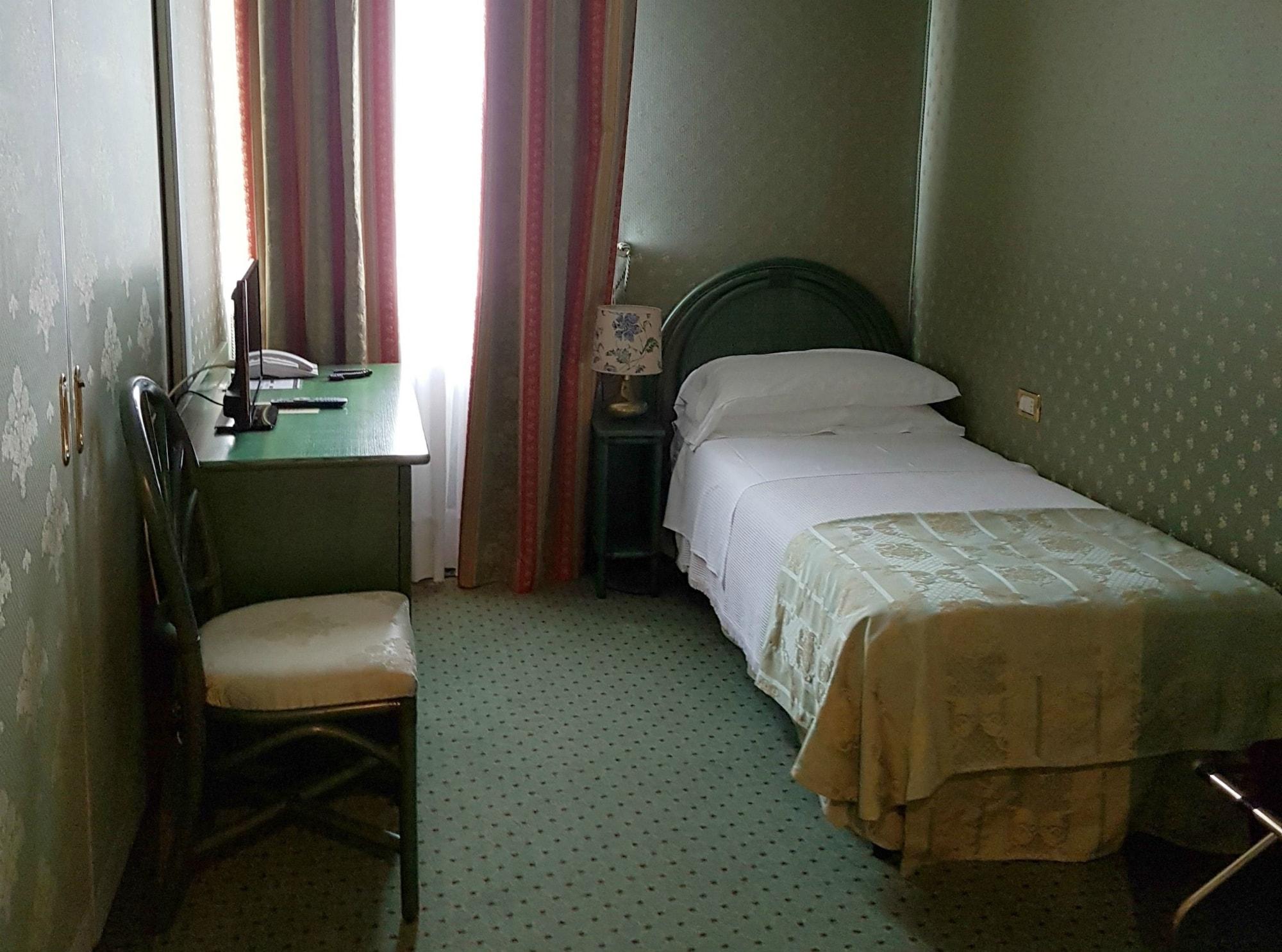 Hotel Biasutti Венеция-Лидо Экстерьер фото