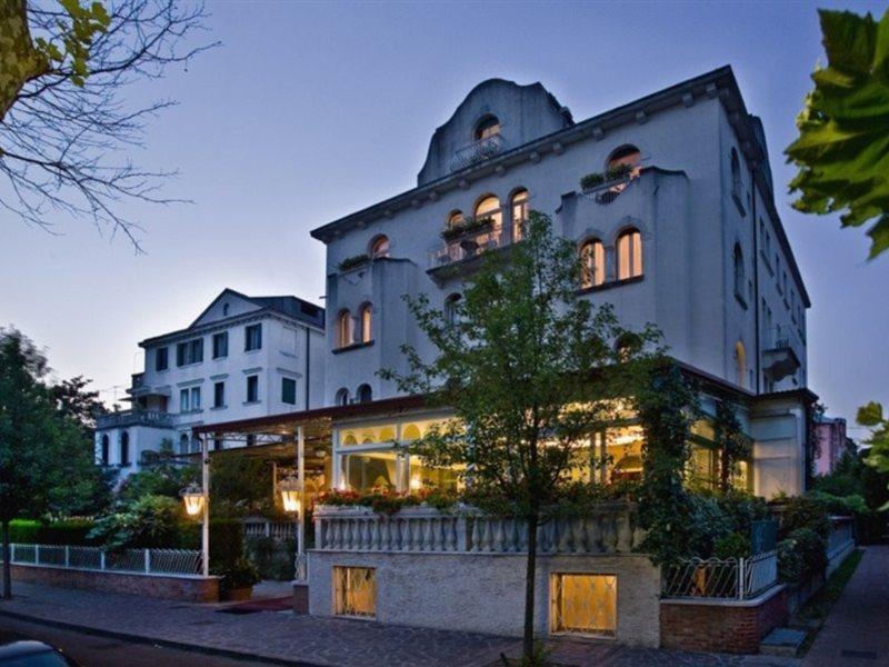 Hotel Biasutti Венеция-Лидо Экстерьер фото