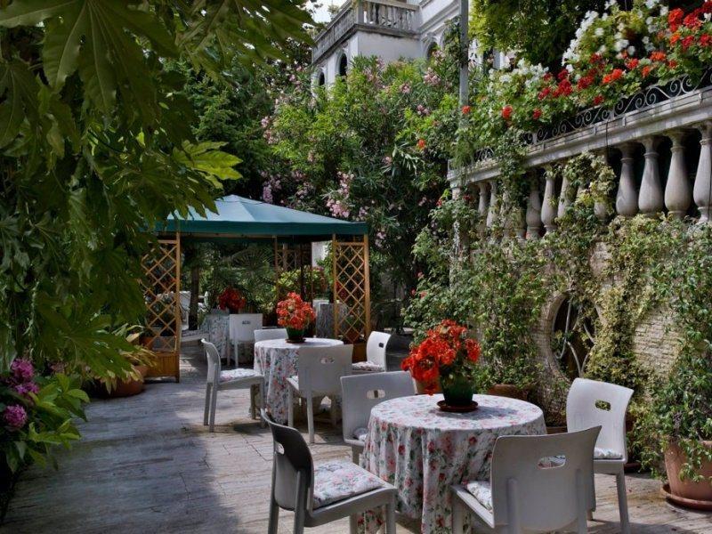 Hotel Biasutti Венеция-Лидо Экстерьер фото
